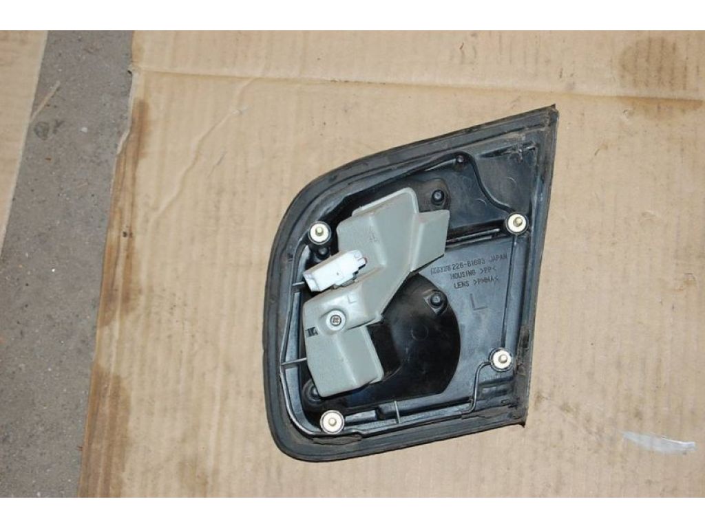 8BT1-51-390 | Фонарь внутренний задн. лев. MAZDA XEDOS 9 X9 (TA) 93-02 - Фото 2
