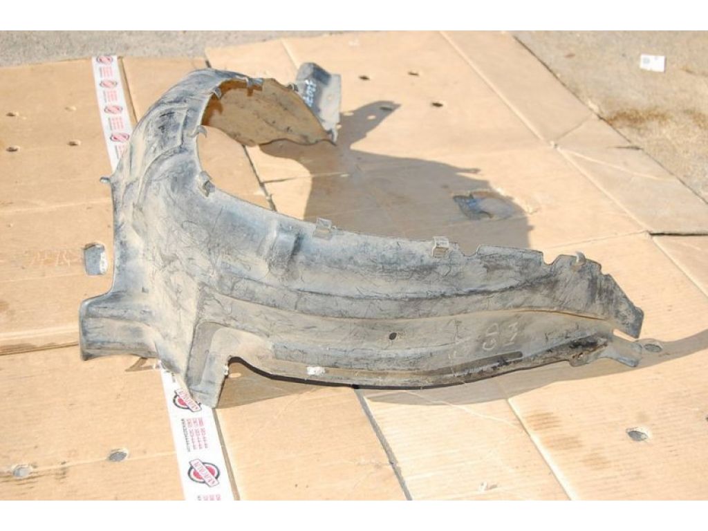 Подкрылок передн. прав. MAZDA 626 GD 87-91