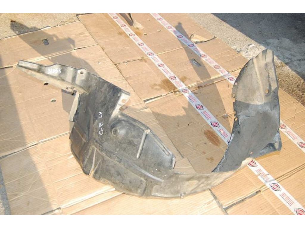 Подкрылок передн. лев. MAZDA 626 GE 91-97