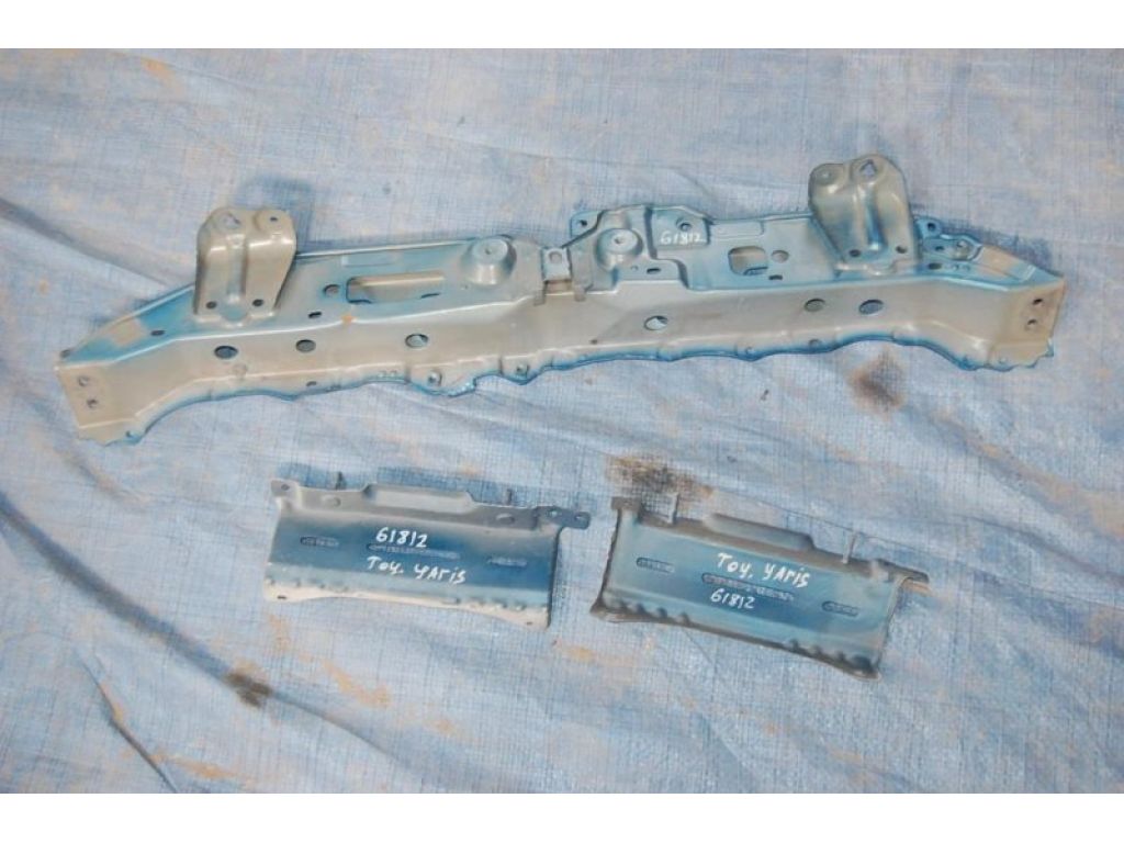 5320552090 | Панель передняя верхняя TOYOTA YARIS 00-05