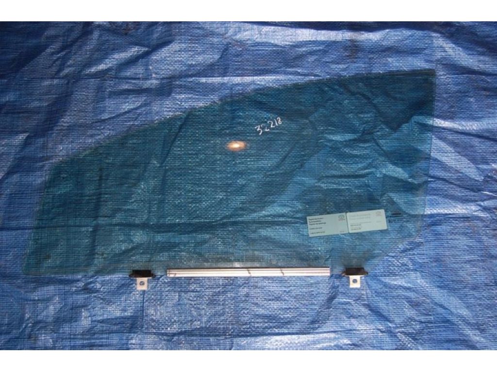 68102-05050 | Скло дверей передн. лів. TOYOTA AVENSIS 08-18