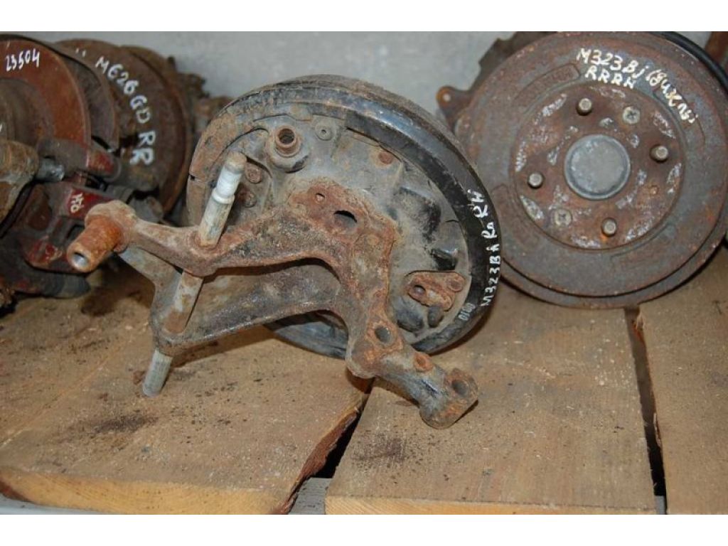 B455-26-15XA | Ступица задн. прав. MAZDA 323 BA 94-97 - Фото 2