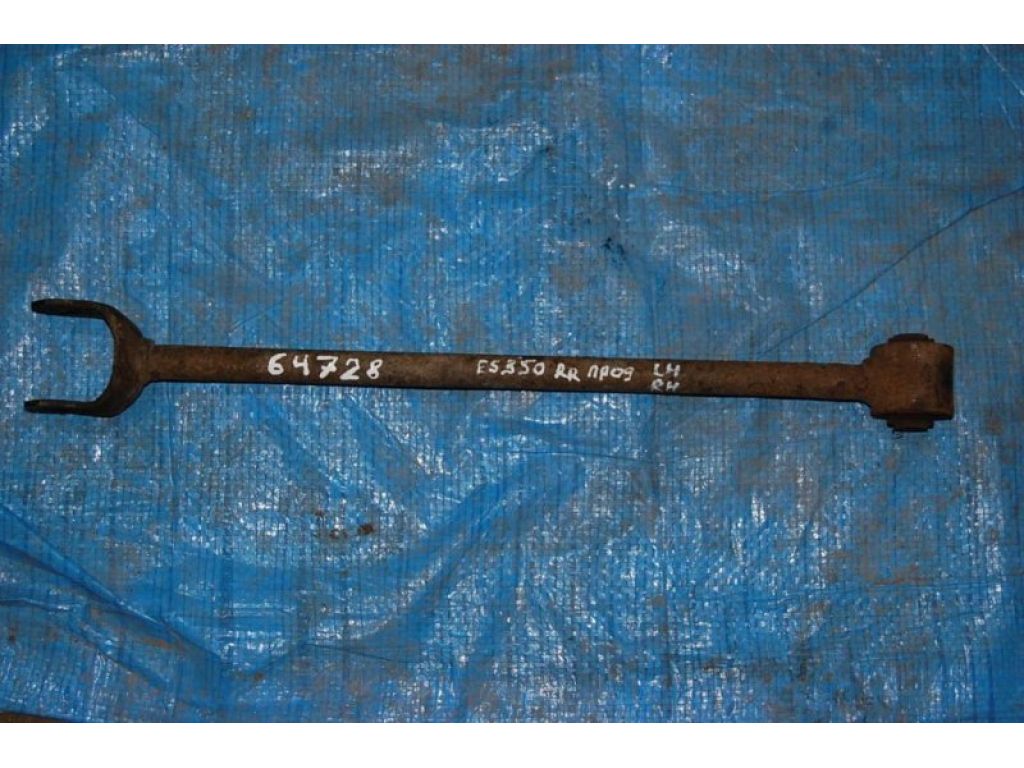 48780-33040 | Важіль задньої підвіски поздовжній прав. LEXUS ES350 06-12