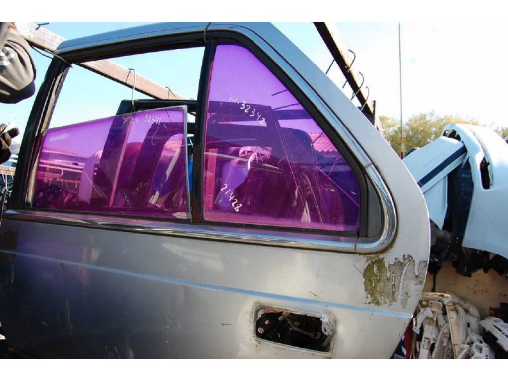 H261-73-511 | Скло дверей задн. лів. MAZDA 929 HC 86-91