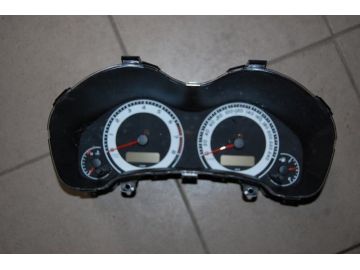 Панель приладів TOYOTA AURIS 06-12