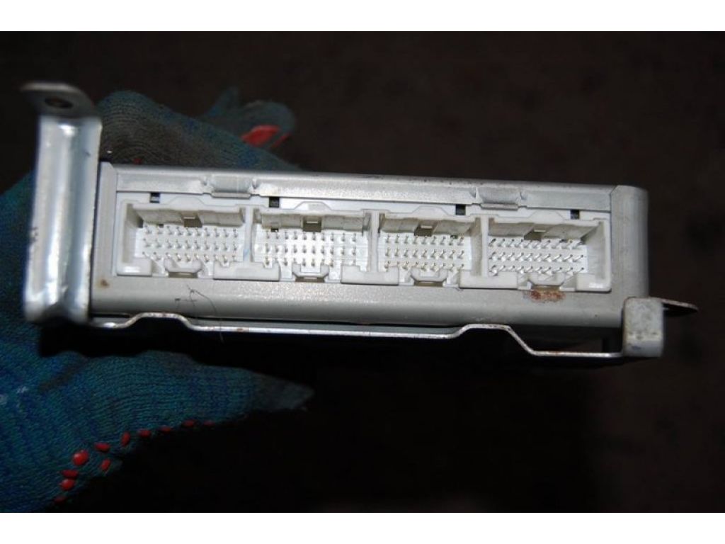 L813-18-881D | Блок керування двигуном MAZDA 6 GG 02-07
