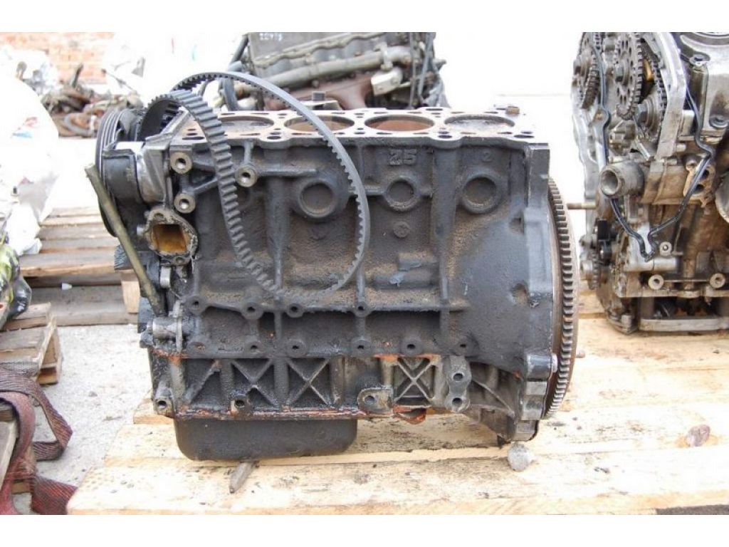 Z501-02-200 | Блок двигателя MAZDA 323 BA 94-97 - Фото 3