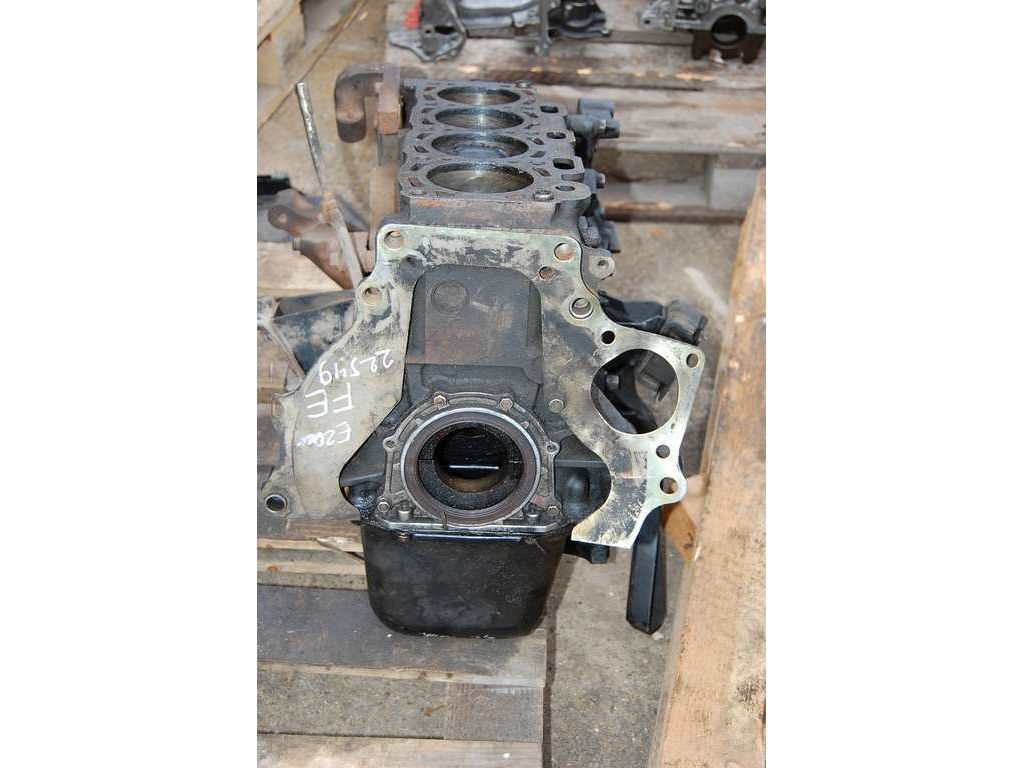 Блок двигателя MAZDA E2000 83-99 - Фото 3