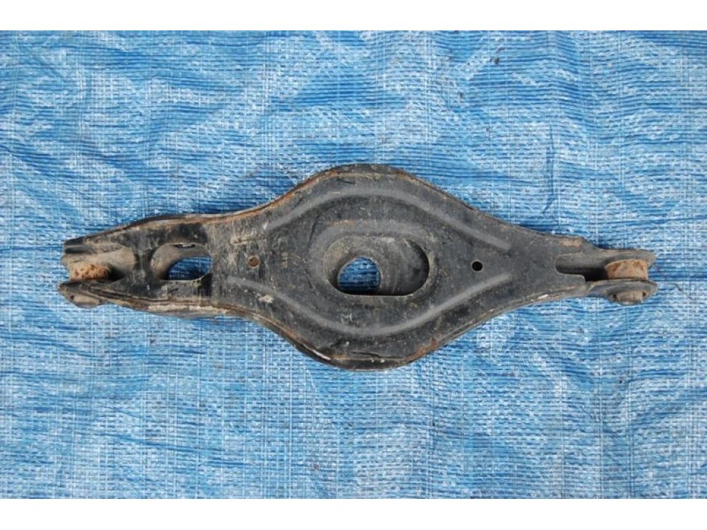 4113A038 | Важіль задньої підвіски нижній поперечний прав. MITSUBISHI OUTLANDER XL 05-13 - Фото 2