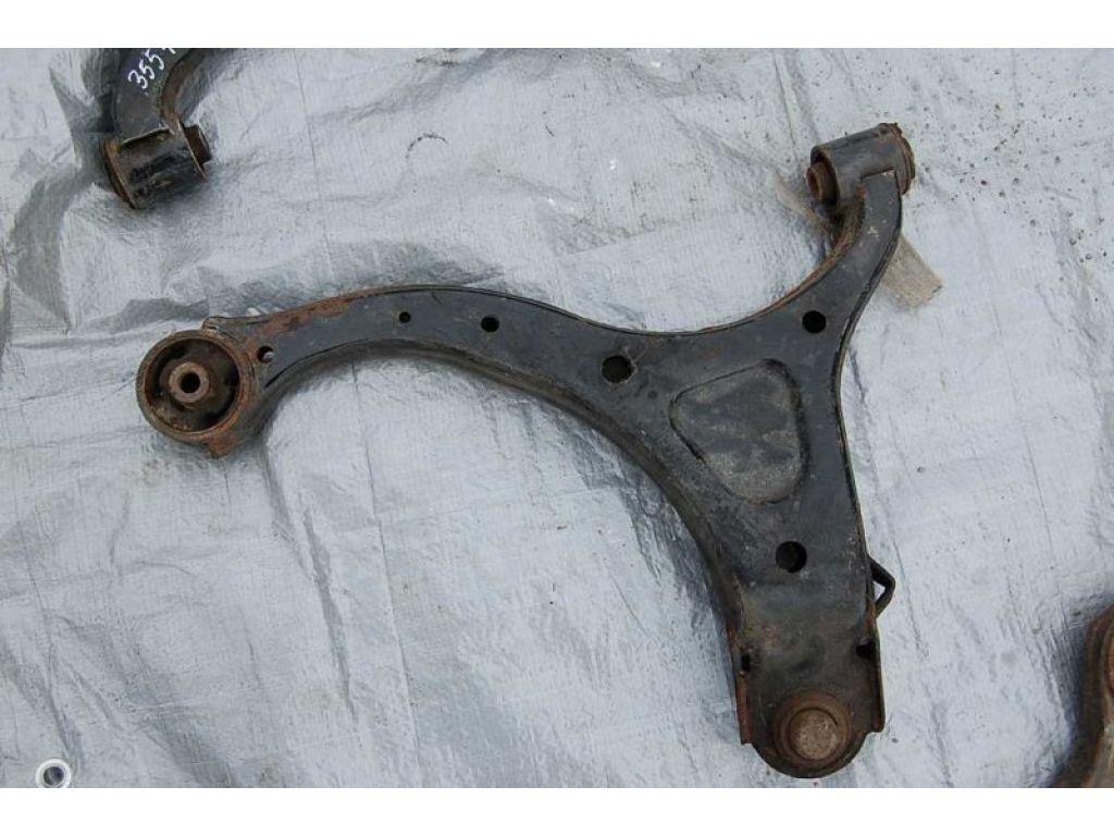 54501-2B000 | Важіль передньої підвіски нижній прав. HYUNDAI SANTA FE (CM) 05-12