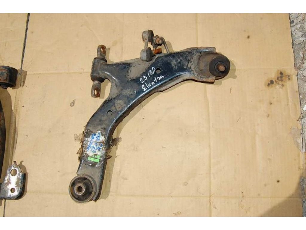 54501-2D002 | Важіль передньої підвіски нижній прав. HYUNDAI ELANTRA XD 00-06