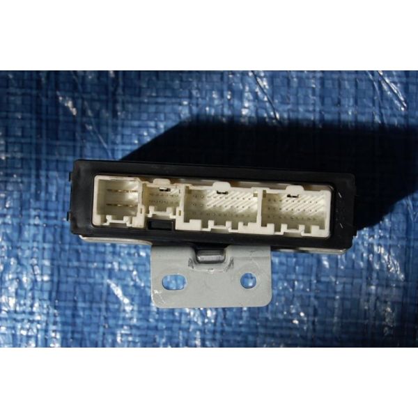 Блок електронний MAZDA 5 CR 05-10 CC29 675DZ B — 2