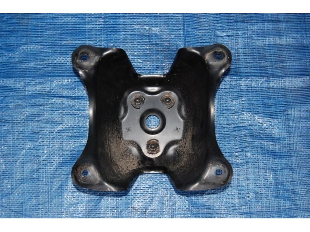 83961-65J00 | Кронштейн кріплення запасного колеса SUZUKI GRAND VITARA 05-15 - Фото 2