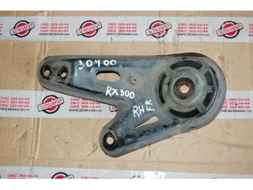 Крепление балки подвески передн. прав. LEXUS RX300/330/350/400 03-09