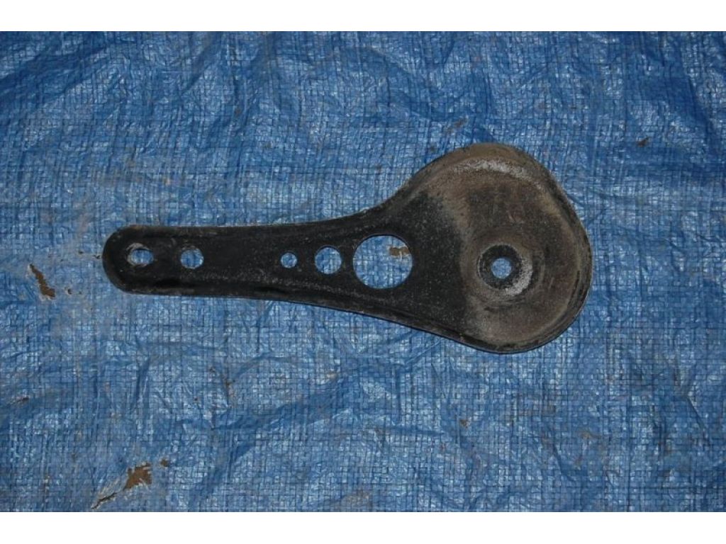 51024-33010 | Крепление балки подвески лев. TOYOTA CAMRY 20 96-02 - Фото 2