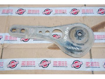 Крепление балки подвески TOYOTA CAMRY 10 92-96