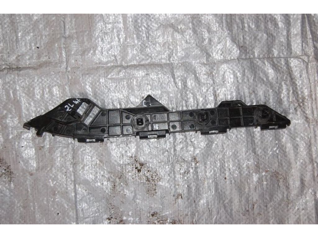 Кронштейн заднього бампера лів. TOYOTA COROLLA 150 06-13