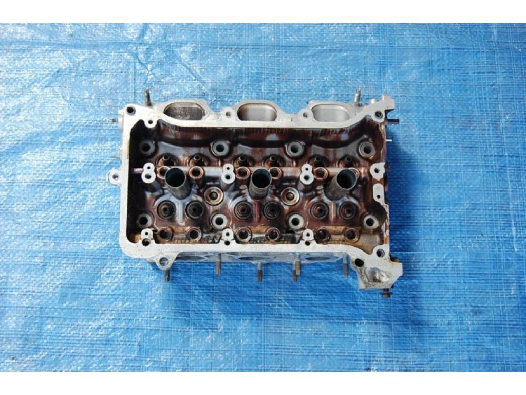 Головка блоку циліндрів прав. TOYOTA CAMRY 40 06-11
