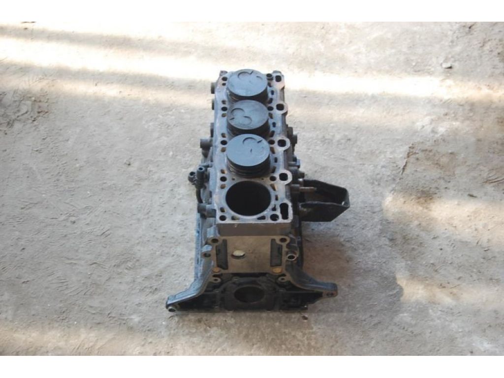 R241-10-300F | Блок двигателя MAZDA E2200 E-SERIES 86-04