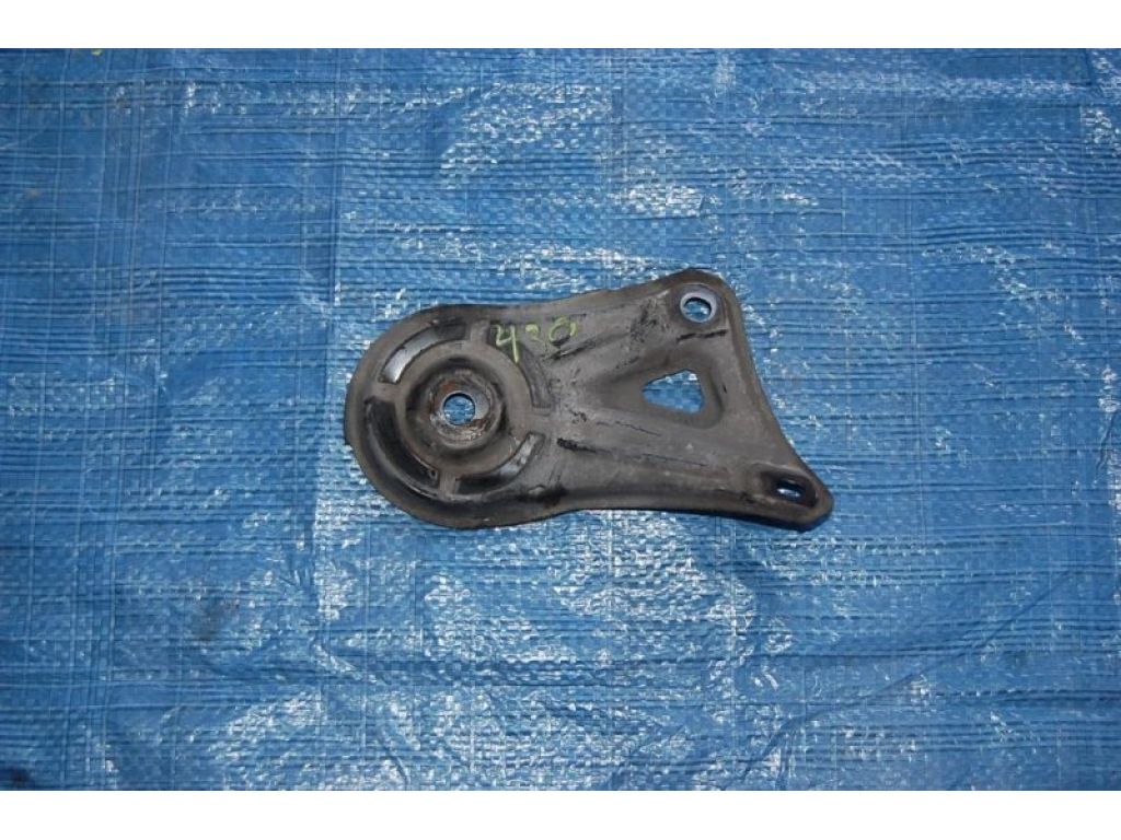 51024-33050 | Кріплення балки підвіски лів. TOYOTA CAMRY 30 02-06