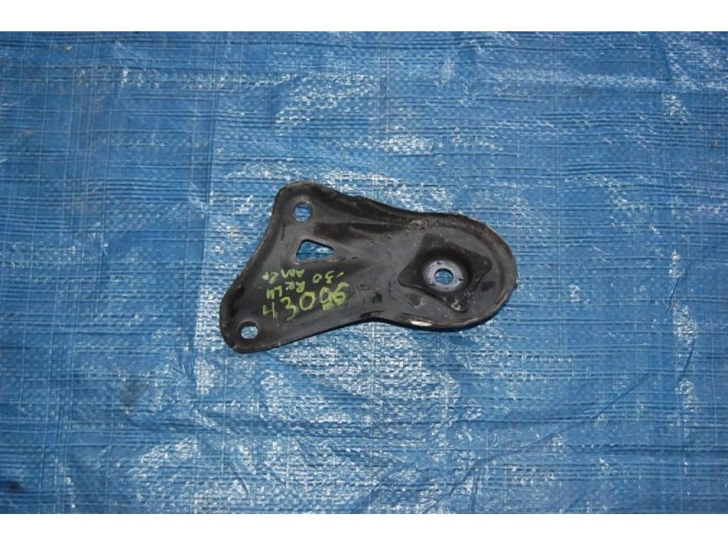 51024-33050 | Кріплення балки підвіски лів. TOYOTA CAMRY 30 02-06 - Фото 2