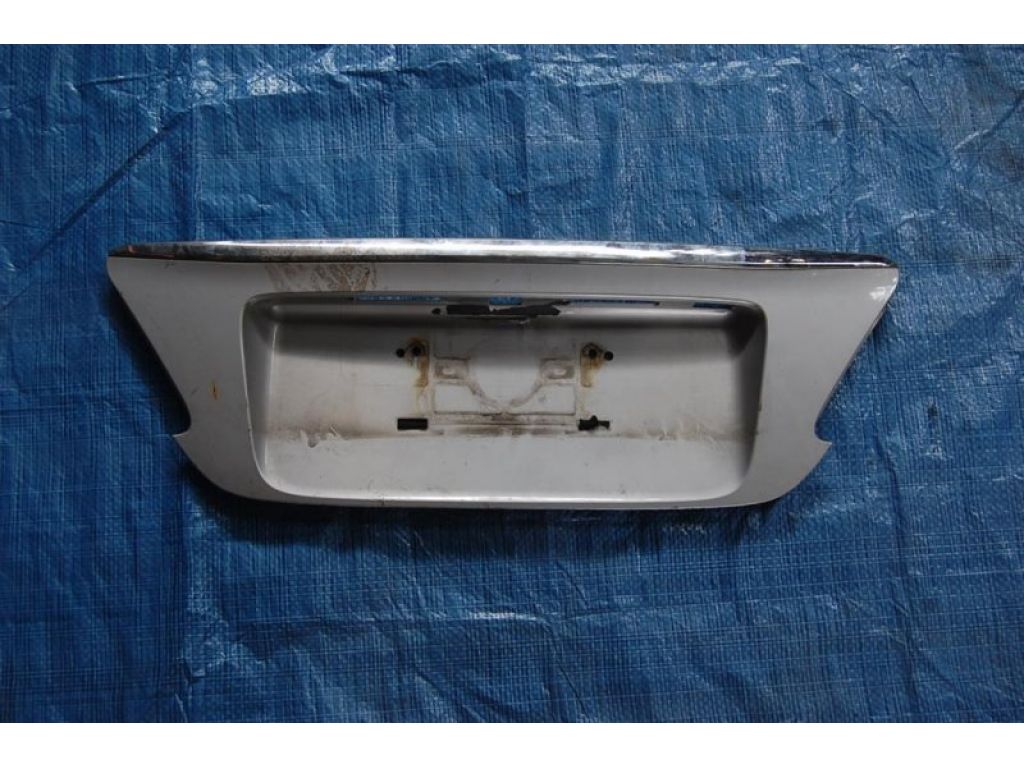76801-33120-B1 | Панель підсвічування номера LEXUS ES350 06-12