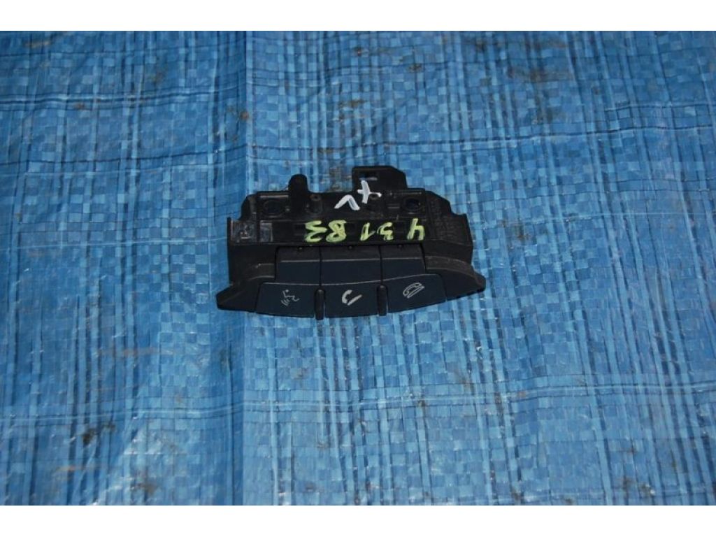 Кнопка MITSUBISHI OUTLANDER XL 05-13