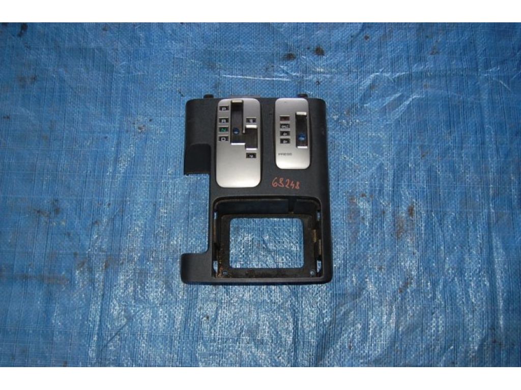 MR410840 | Накладка в салоне MITSUBISHI PAJERO 99-06