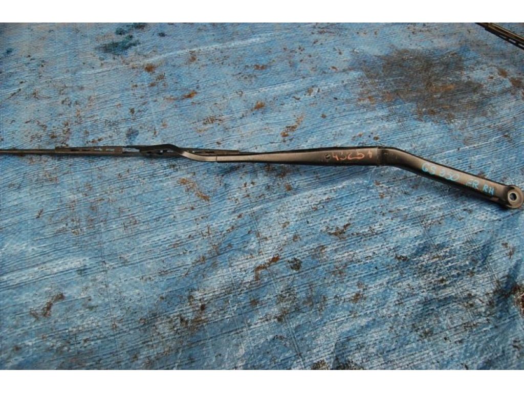 85211-30730 | Повідець склоочисника передній прав. LEXUS GS350 GS300 05-11