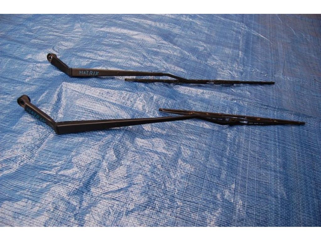 85211-01010 | Поводок стеклоочистителя передний TOYOTA MATRIX 02-08