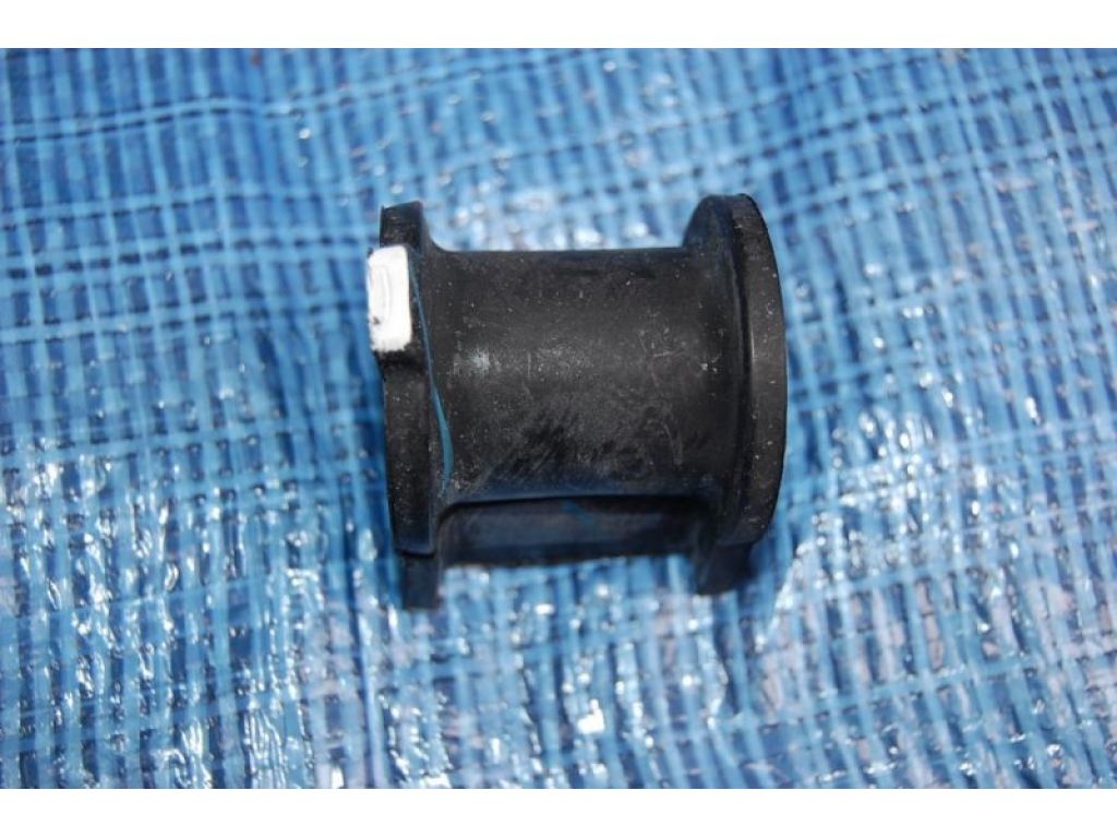 48815-60180 | Втулка стабілізатора передн. TOYOTA FJ CRUISER 06-15