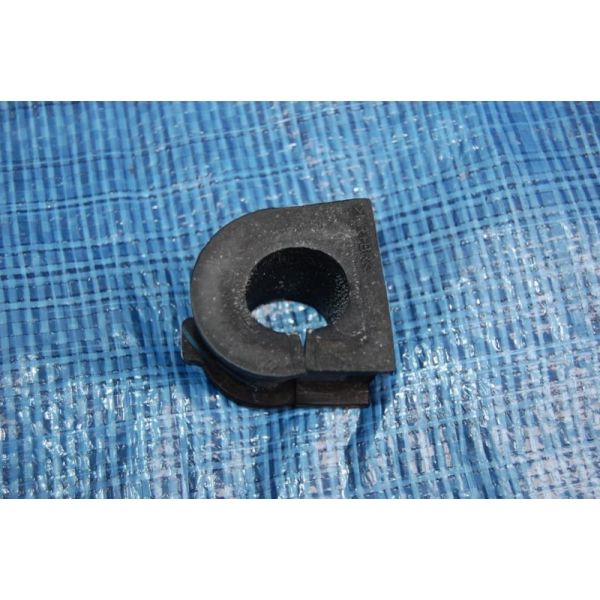 Втулка стабілізатора передня TOYOTA FJ CRUISER 06-15 48815-60180 — 2