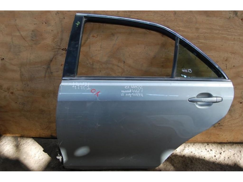68114-33150 | Скло дверей задн. лів. TOYOTA CAMRY 40 06-11