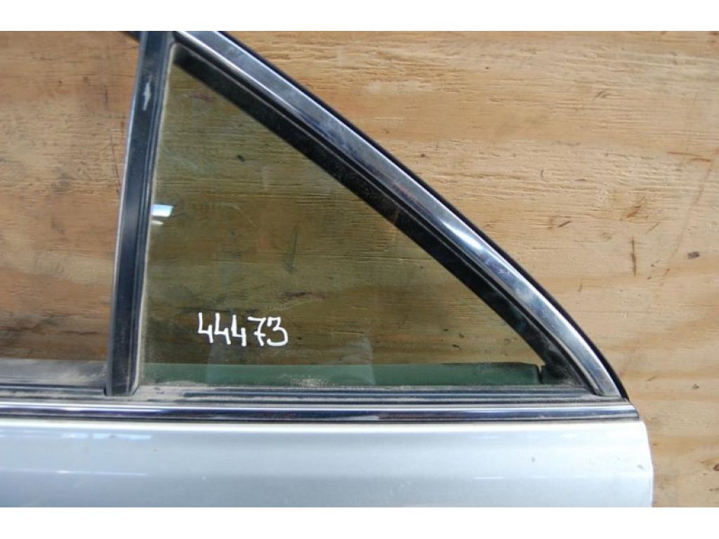 68124-33060 | Скло дверей глухе задн. лів. TOYOTA CAMRY 40 06-11