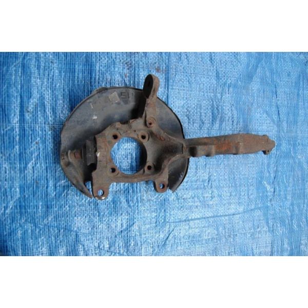 Кулак поворотний передній лівий HONDA ACCORD CB 89-93 51215-SM4-J52