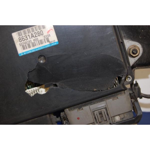 Блок керування двигуном MITSUBISHI COLT (Z30) 02-12 8631A280 — 2