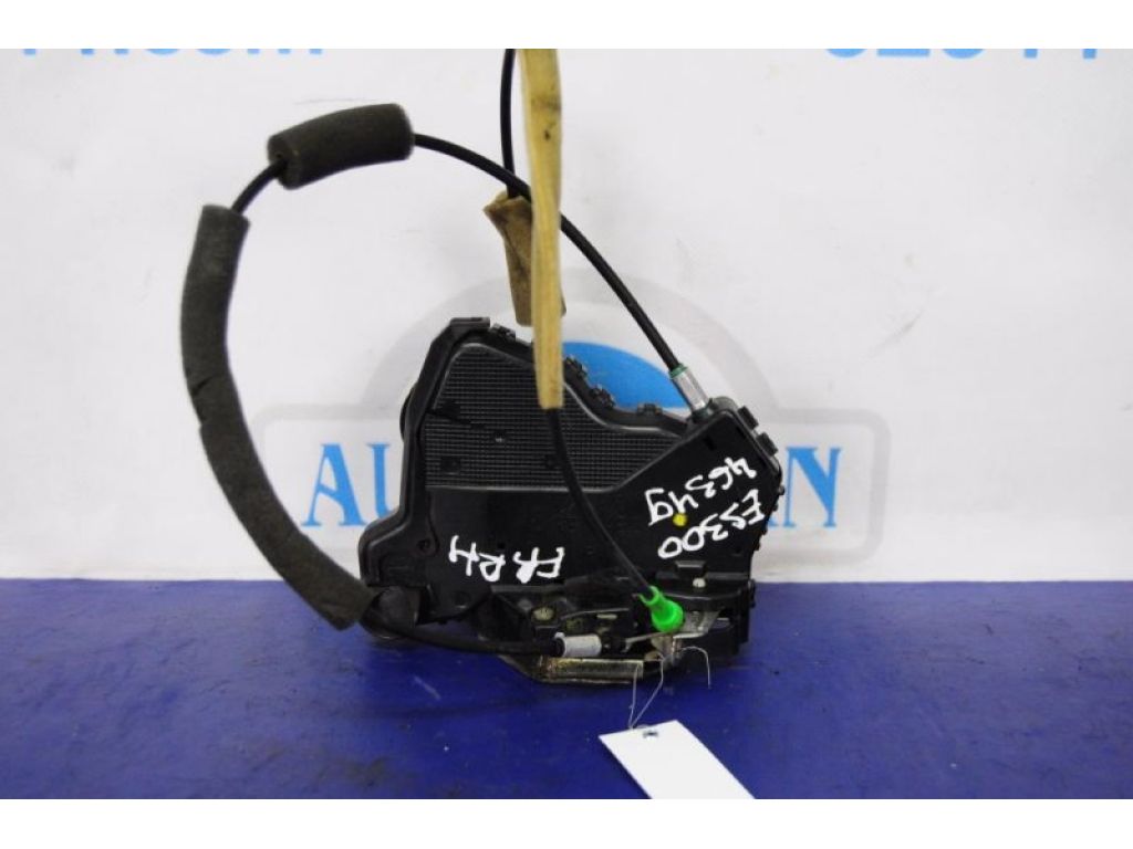 69030-33261 | Замок двери передн. прав. LEXUS ES300 ES330 01-06