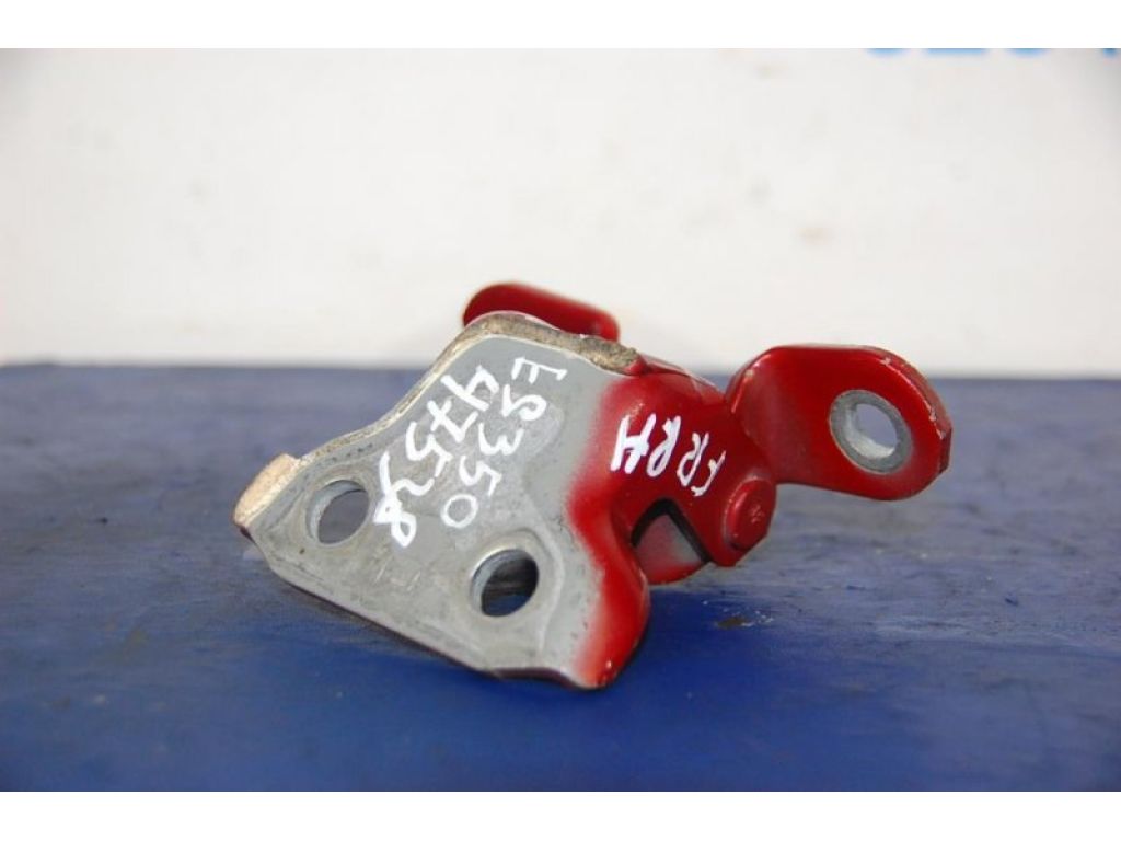 68730-33021 | Петля двери нижняя передн. прав. LEXUS ES350 06-12