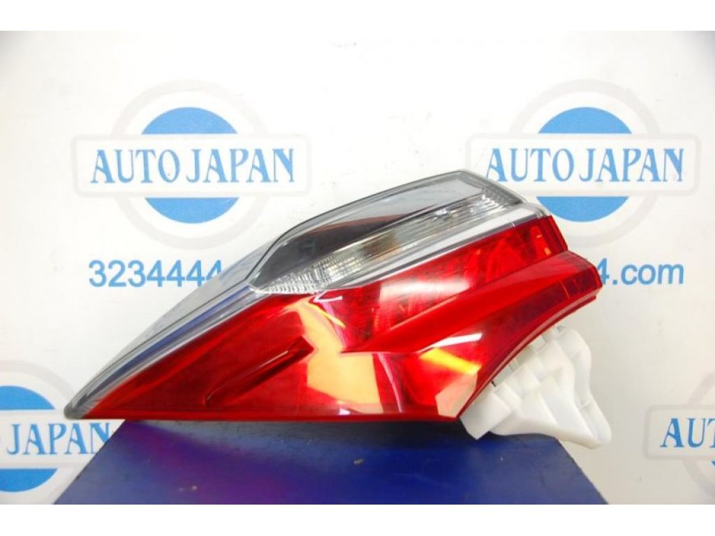 8156002A80 | Фонарь наружный задн. лев. TOYOTA COROLLA E16 13-