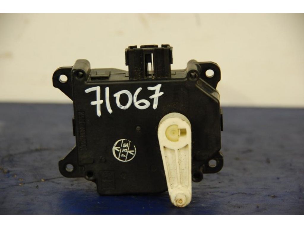 BP4K-61-B60 | Моторчик заслонки печки MAZDA 3 BK 03-08