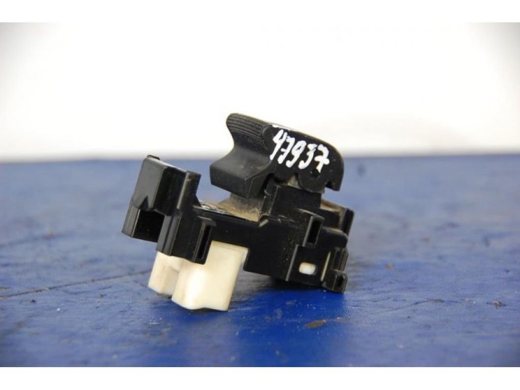 84810-52030 | Кнопка стеклоподъемника TOYOTA CAMRY 40 06-11