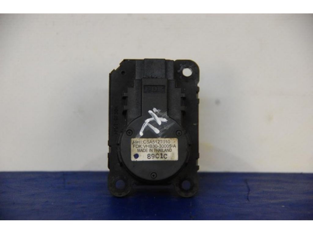 7820A080 | Моторчик заслонки печки MITSUBISHI OUTLANDER XL 05-13
