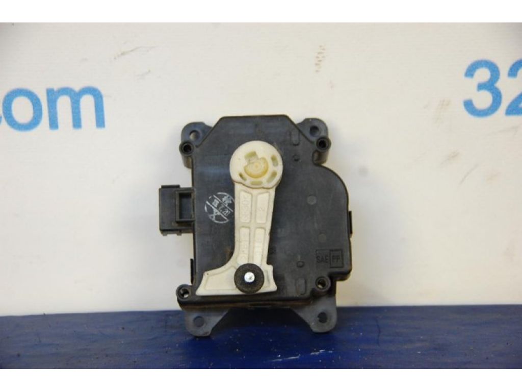 87106-30440 | Моторчик заслонки печки TOYOTA CAMRY 40 06-11