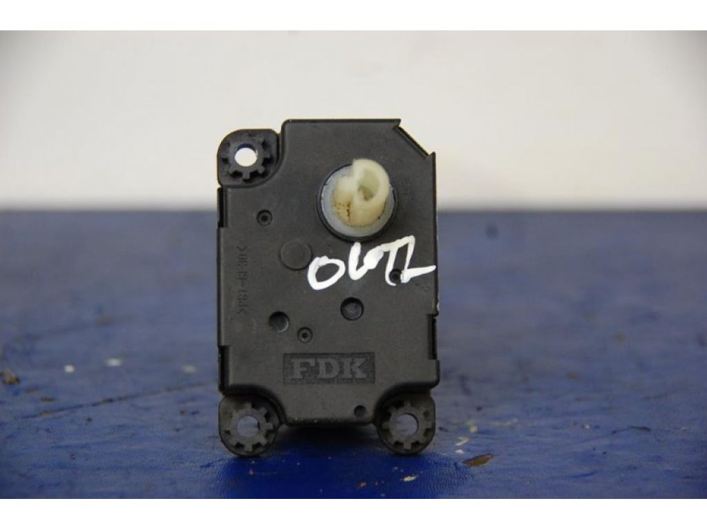 7820A080 | Моторчик заслонки печки MITSUBISHI OUTLANDER 03-07 - Фото 2