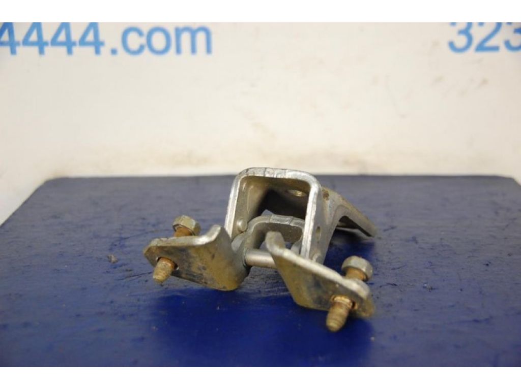 MR271687 | Петля двері верхня передн. лів. MITSUBISHI GALANT 03-12