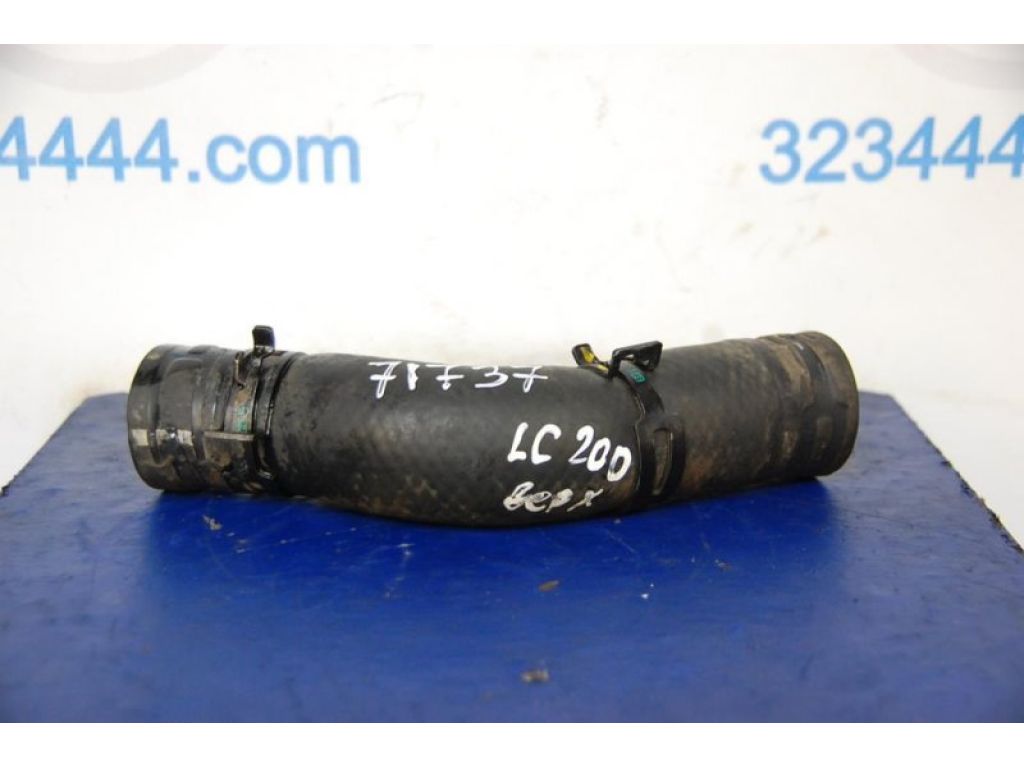 16571-51030 | Патрубок системы охлаждения TOYOTA LAND CRUISER 200 08-21