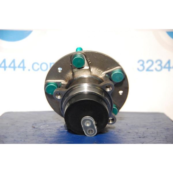 Маточина колеса передня ліва MAZDA MX-5 06-15 NE51-33-04X