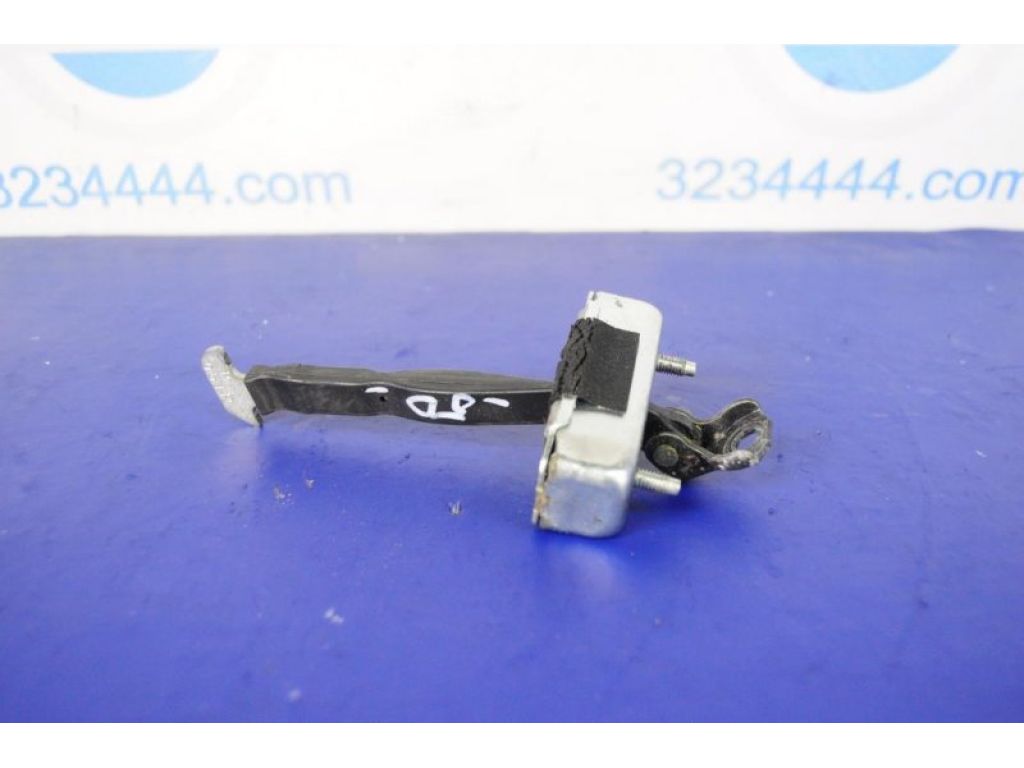 68630-06082 | Обмежувач дверей задн. лів. TOYOTA CAMRY 50 12-15 - Фото 2