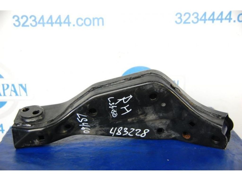 57305-50010 | Крепление балки подвески передн. прав. LEXUS LS460 06-12