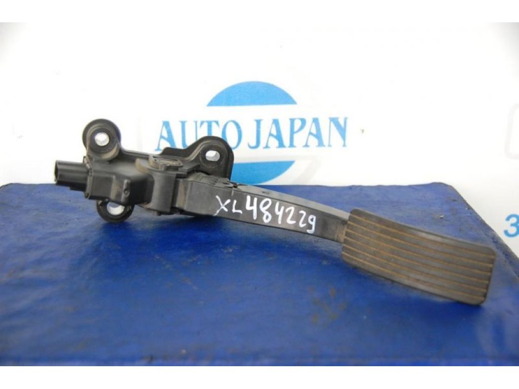 Педаль газа MITSUBISHI OUTLANDER XL 05-13